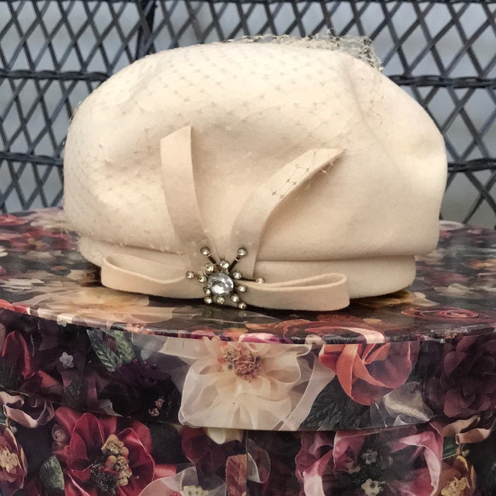 Ivory vintage hat